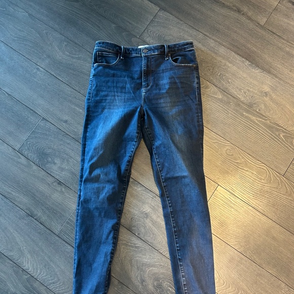 Abercrombie Super Skinny High Rise Jeans - Picture 2 of 4